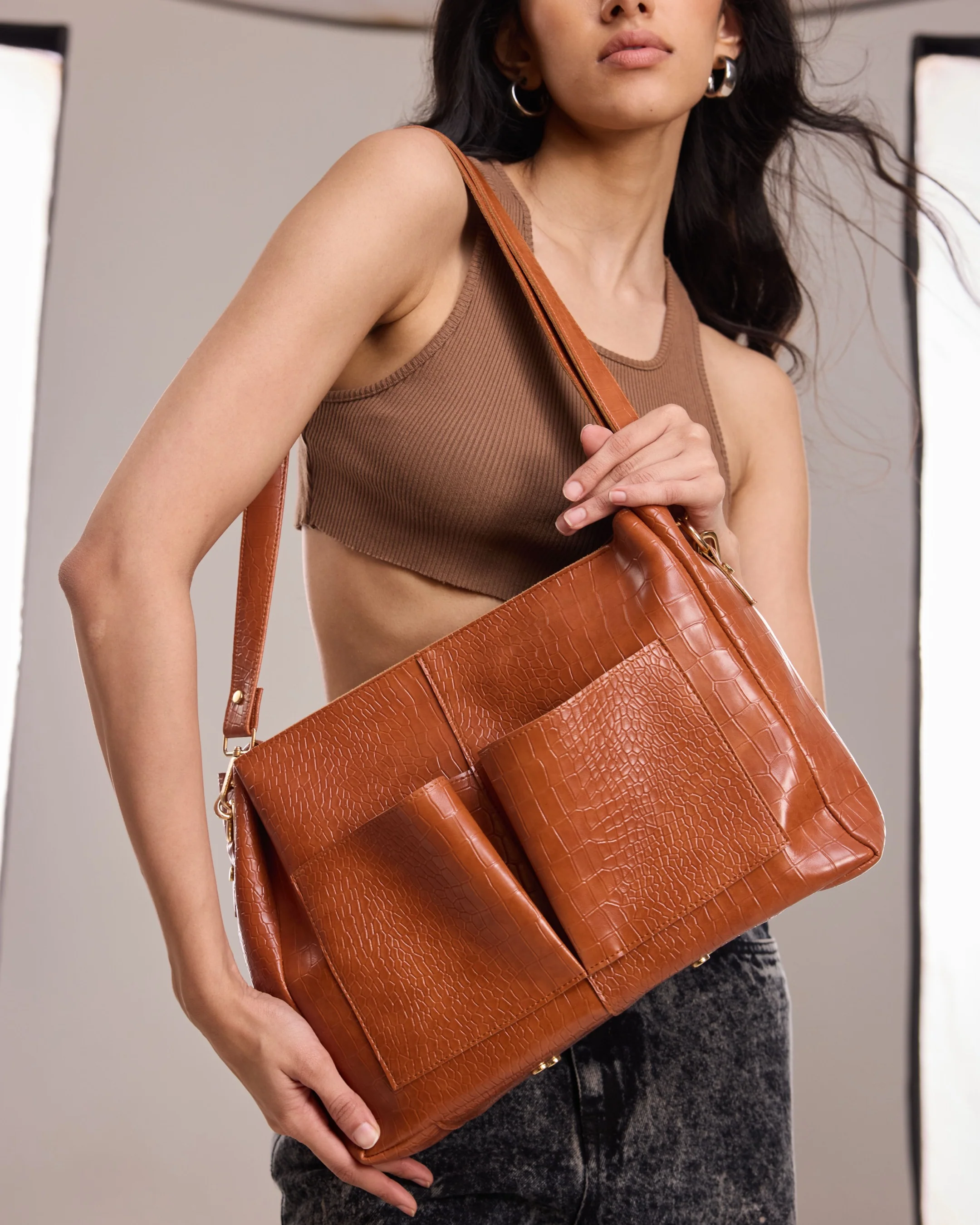 Croco Pocket Tote (Medium) - Image 13