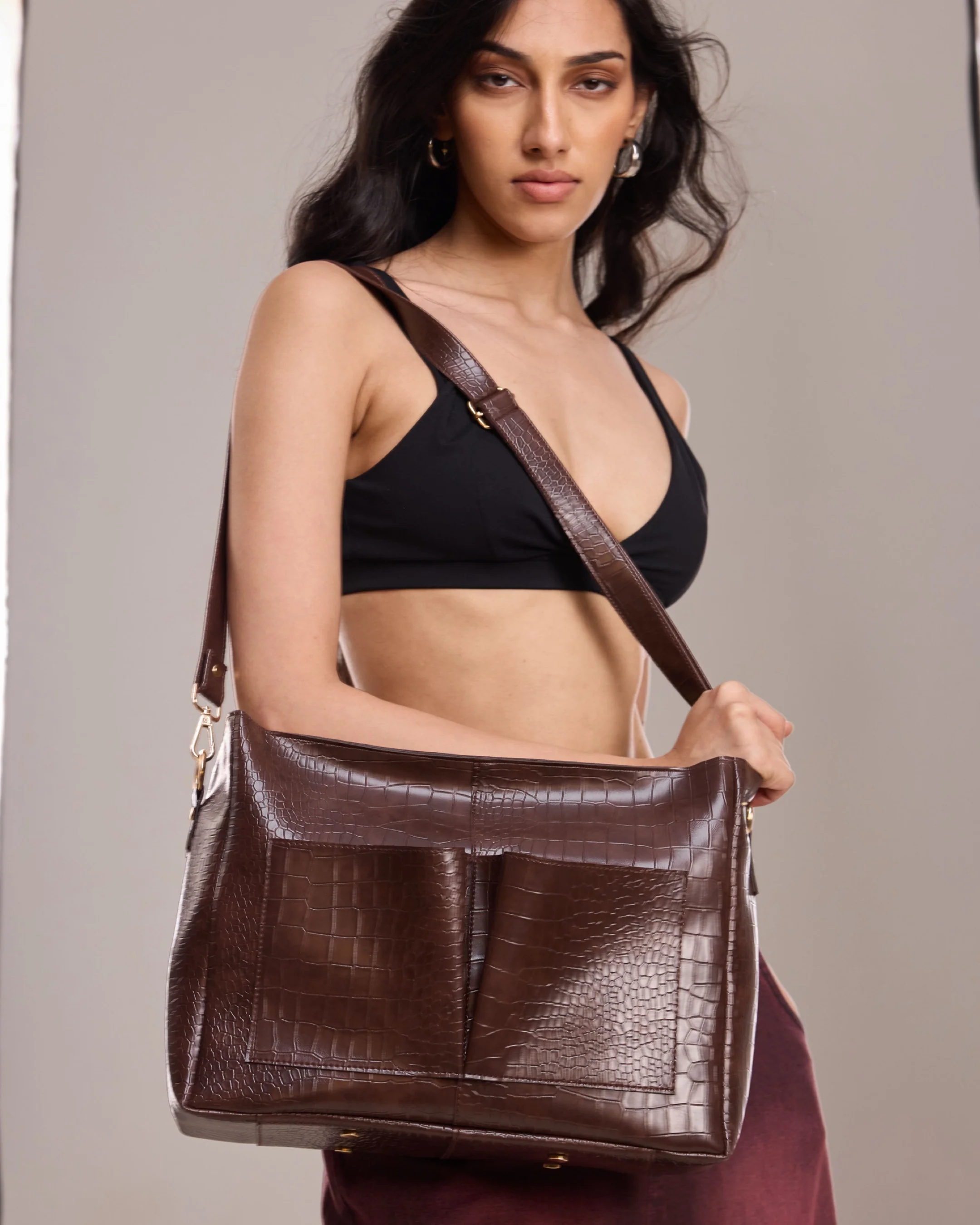 Croco Pocket Tote (Medium) - Image 7