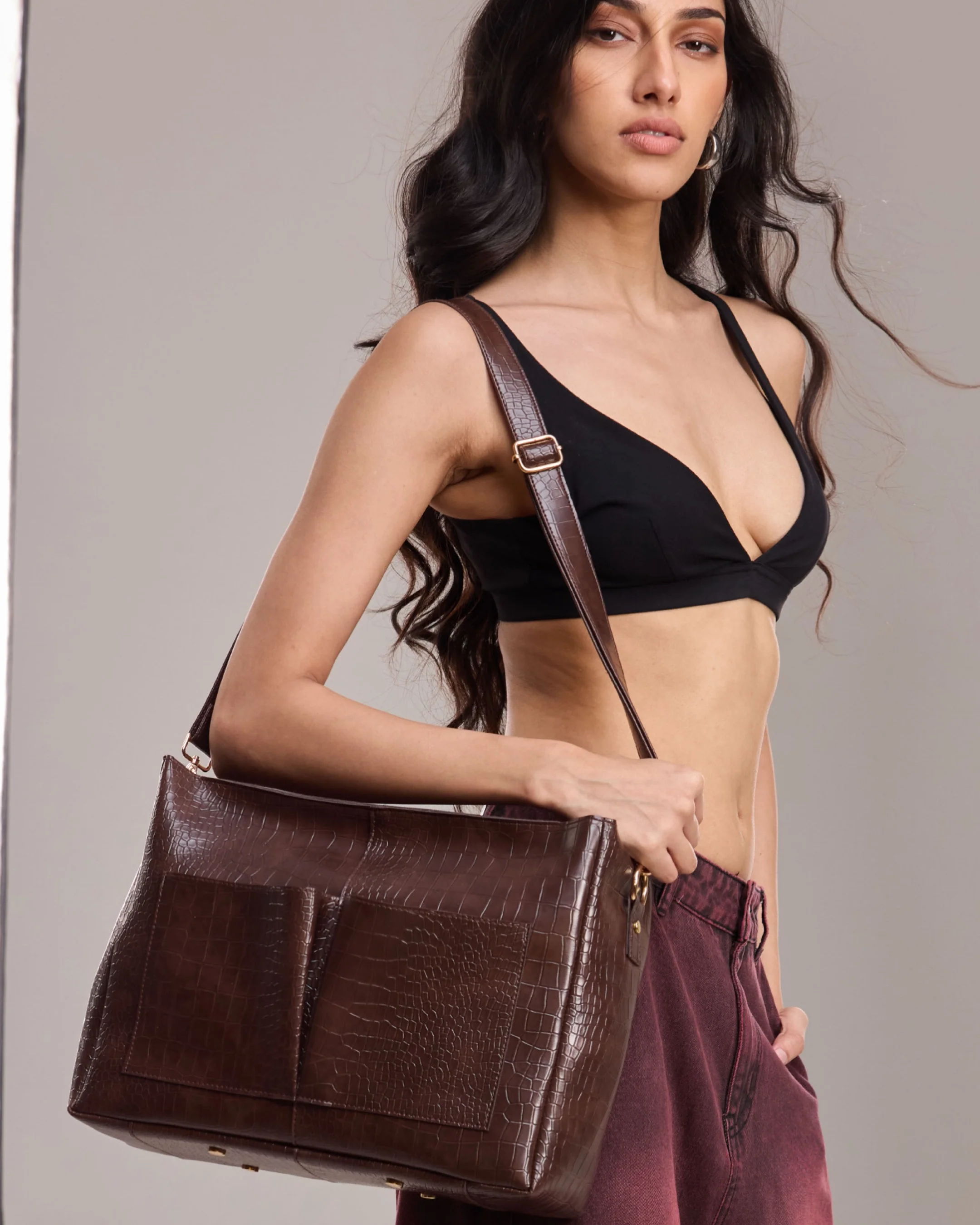 Croco Pocket Tote (Medium) - Image 8