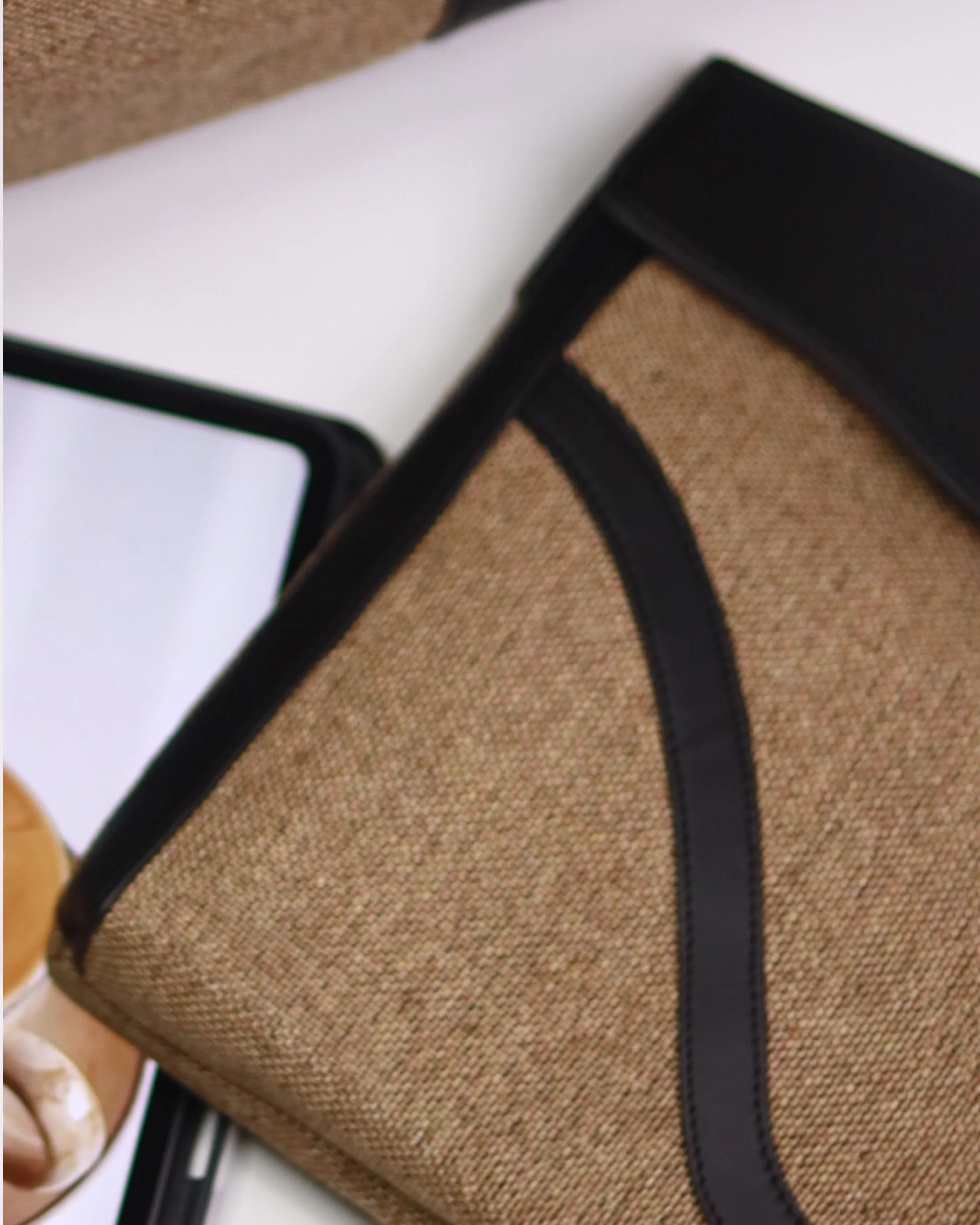 Dark Jute Laptop Sleeve - Image 8