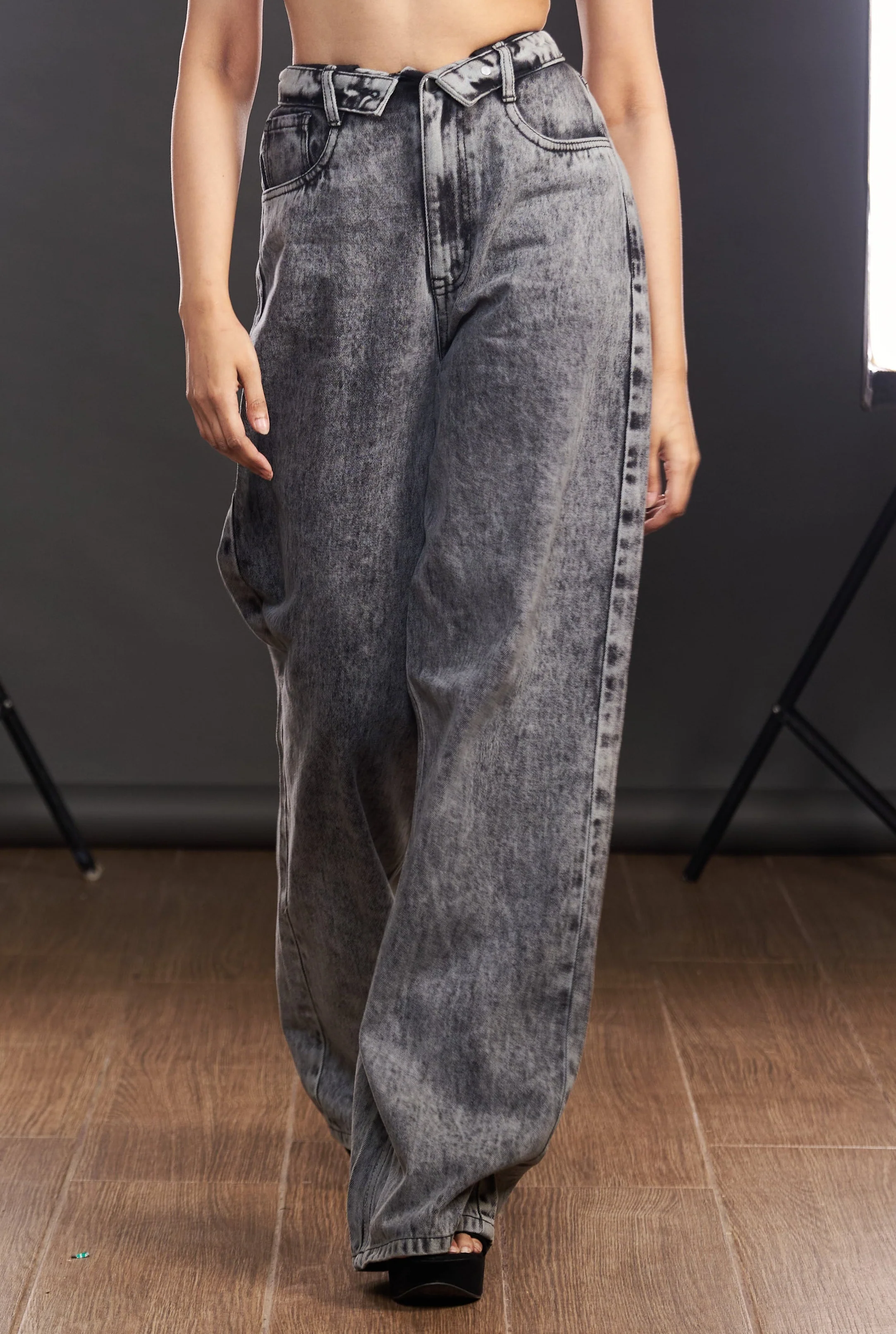 straight fit jeans - Image 7