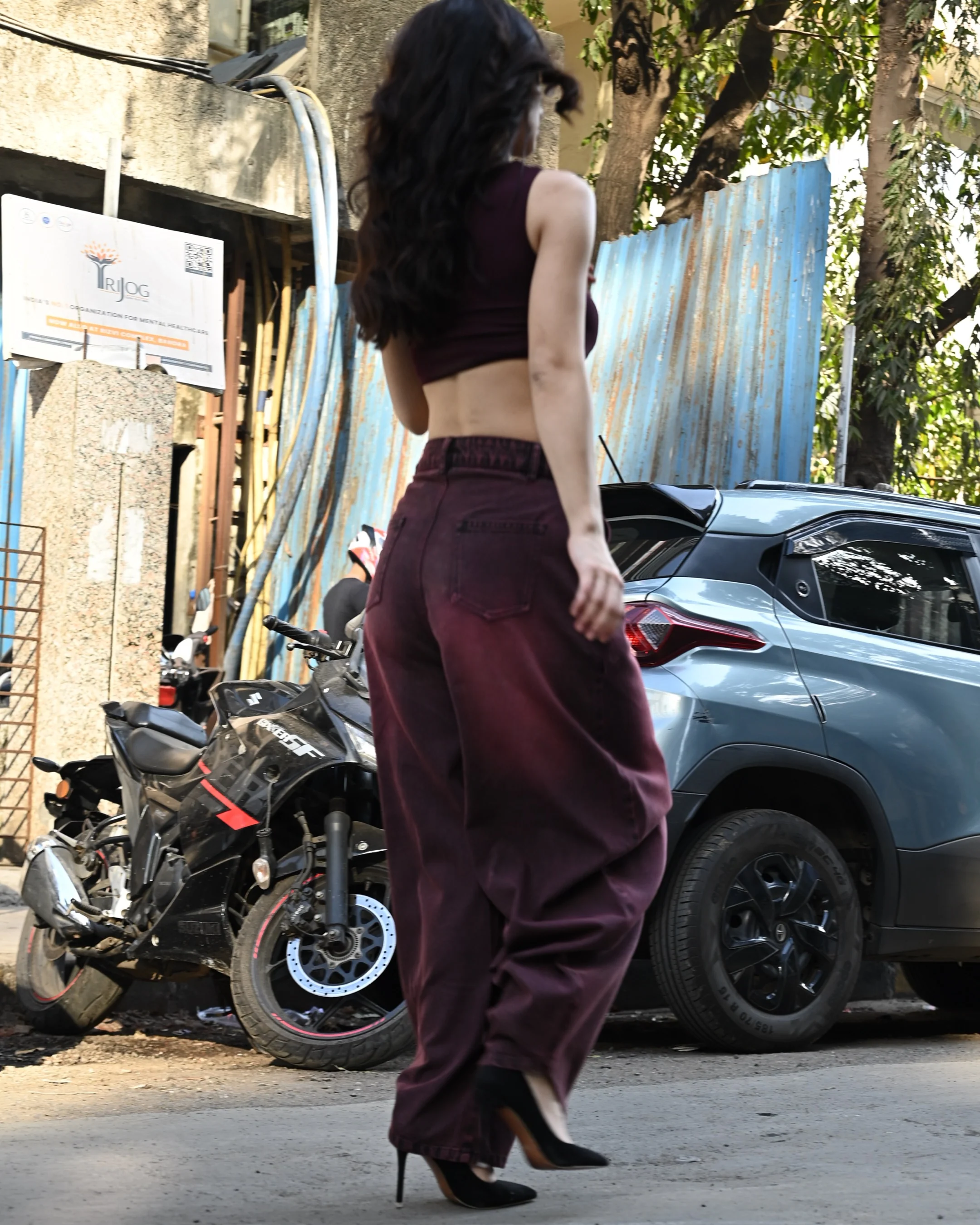 Barrel Cut Denim - Image 40